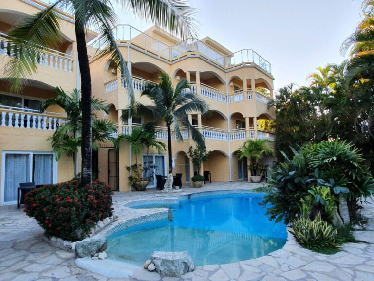 Hotel Villa Taina Cabarete Rundreise Dominikanische Republik Mietwagen Pool